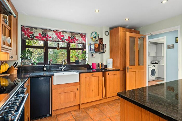 4 Bedroom Detached House For Sale In The Avenue, Bishopton, CV37