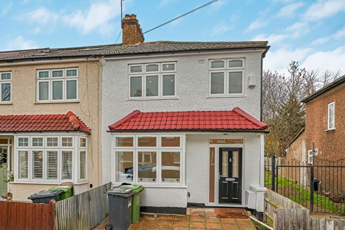 3 Bedroom Property For Sale In Malyons Road, Brockley, SE13