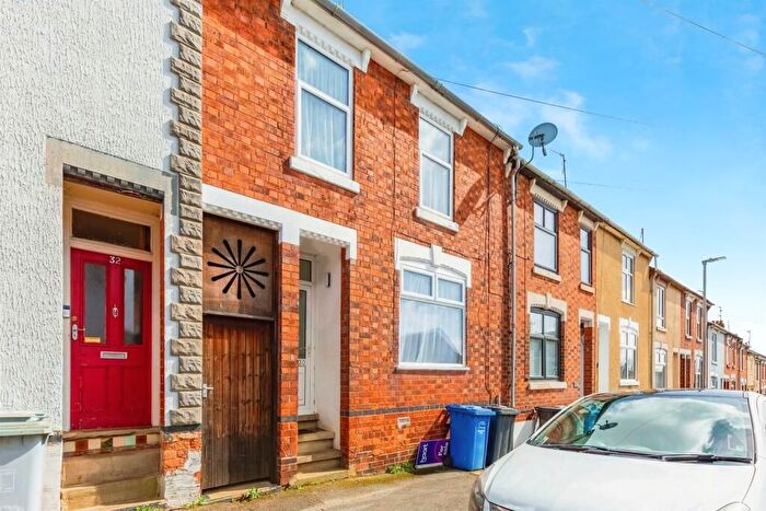 3 Bedroom Property To Rent In Carlton Street, Kettering, NN16
