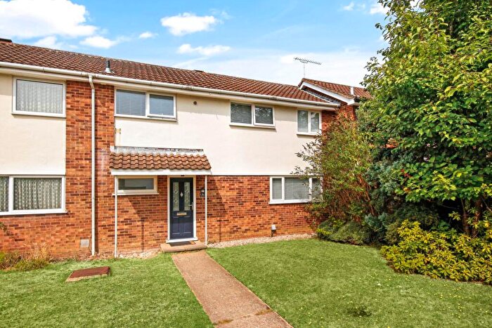 3 Bedroom Terraced House For Sale In Carnoustie, Bracknell, RG12