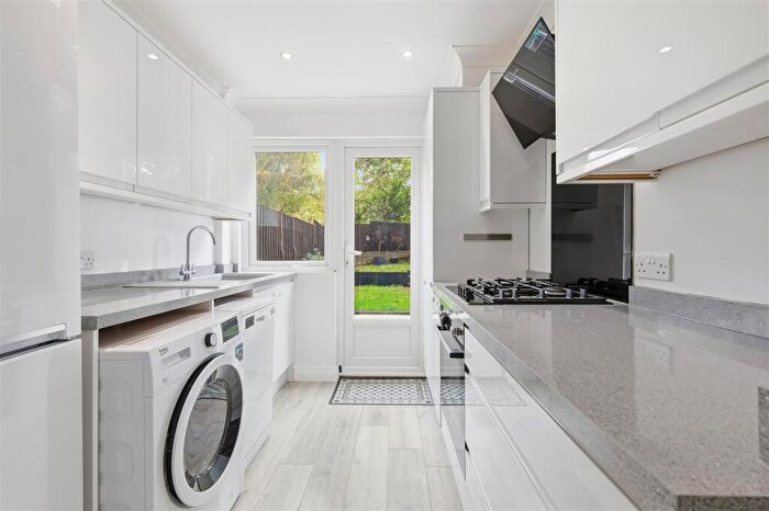 2 Bedroom Terraced House For Sale In Monoux Close, Billericay, CM11