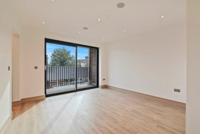 2 Bedroom Flat To Rent In Honeywood Heights, Honeywood Road London, NW10