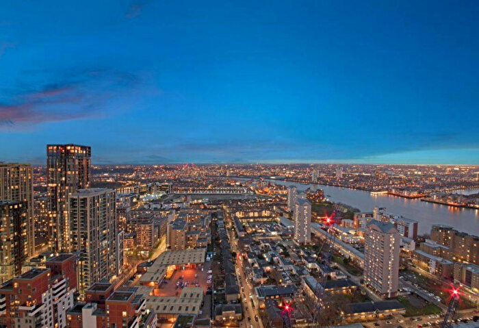 2 Bedroom Apartment To Rent In Marsh Wall, London, E14