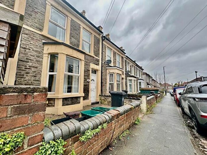 4 Bedroom House To Rent In Ridgeway Road, Bristol, BS16