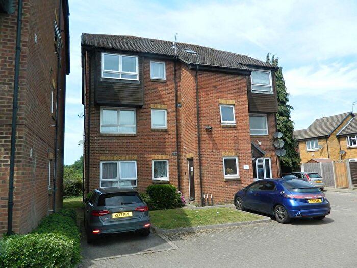 Studio To Rent In Braemar Gardens, Cippenham, Berkshire, SL1