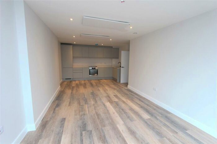 2 Bedroom Apartment To Rent In London Road, Hadleigh, Benfleet, SS7