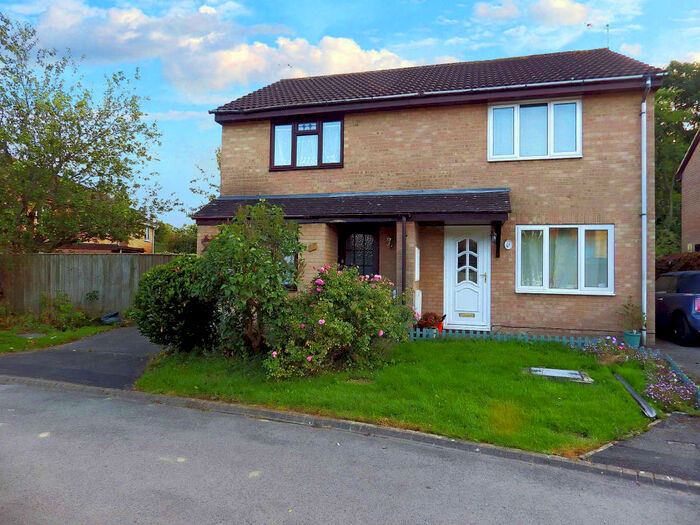 2 Bedroom Terraced House To Rent In Lineacre Close, Swindon, Wiltshire, SN5