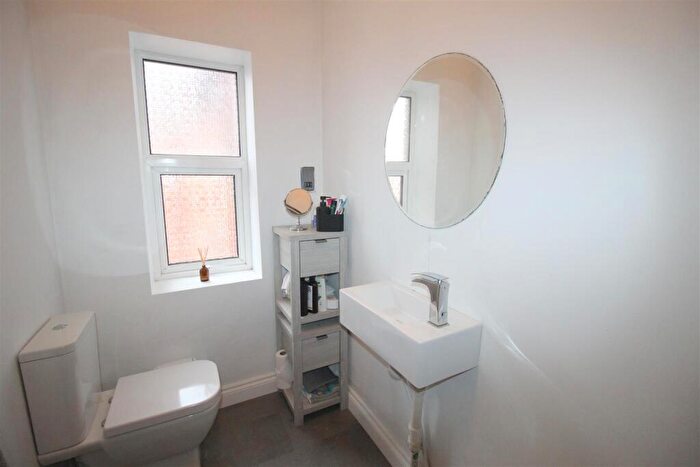 1 Bedroom Flat For Sale In North Promenade, Lytham St. Annes, FY8