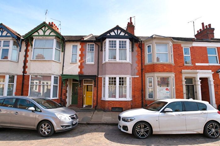 3 Bedroom Terraced House For Sale In Cedar Road, Abington, Northampton, NN1