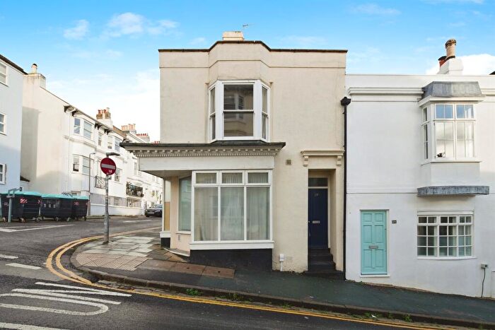2 Bedroom Apartment For Sale In Guildford Road, Brighton, BN1