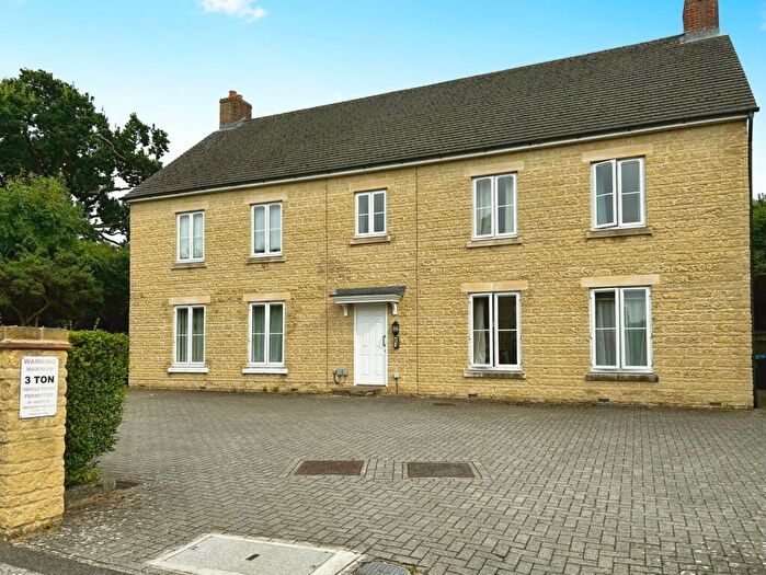 2 Bedroom Apartment To Rent In Grey Lane, Witney, Oxfordshire, OX28