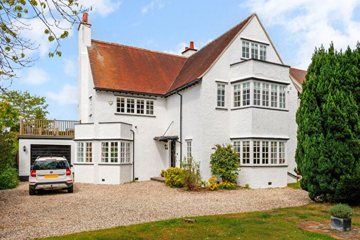 5 Bedroom Detached House For Sale In Ledborough Lane, Beaconsfield, HP9