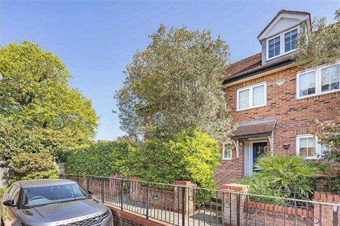 4 Bedroom End Terrace House For Sale In Hampton Close, Borehamwood, Hertfordshire, WD6