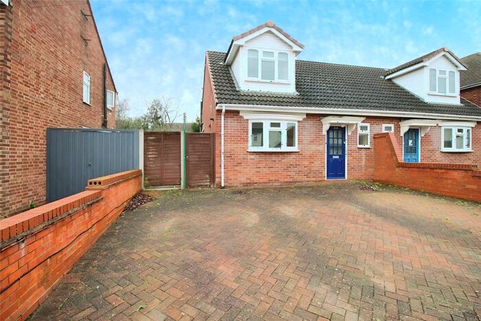 3 Bedroom Semi-Detached House To Rent In Chantry Road, Kempston, Bedford, Bedfordshire, MK42