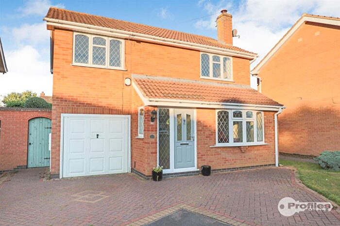 4 Bedroom Detached House For Sale In Hawthorn Crescent, Burbage, LE10