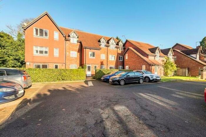 2 Bedroom Flat To Rent In Havercroft Close, St.Albans, AL3