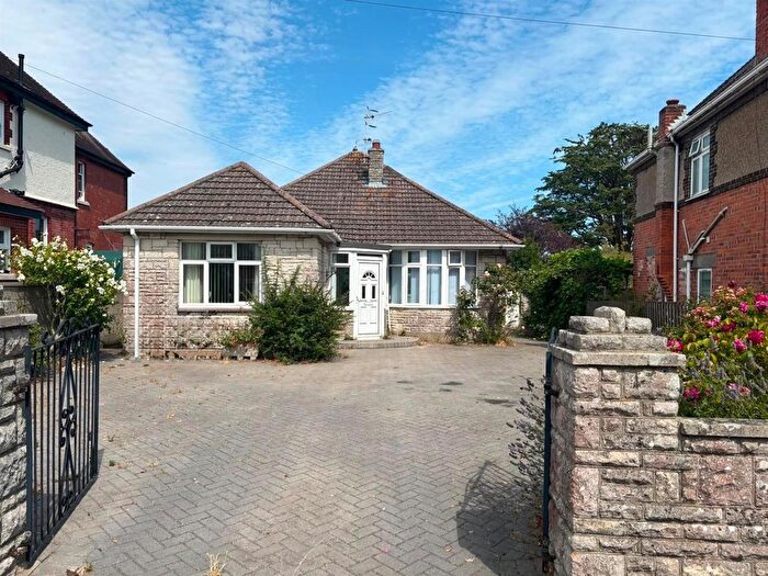 2 Bedroom Detached Bungalow For Sale In Fernhill Avenue, Weymouth, DT4