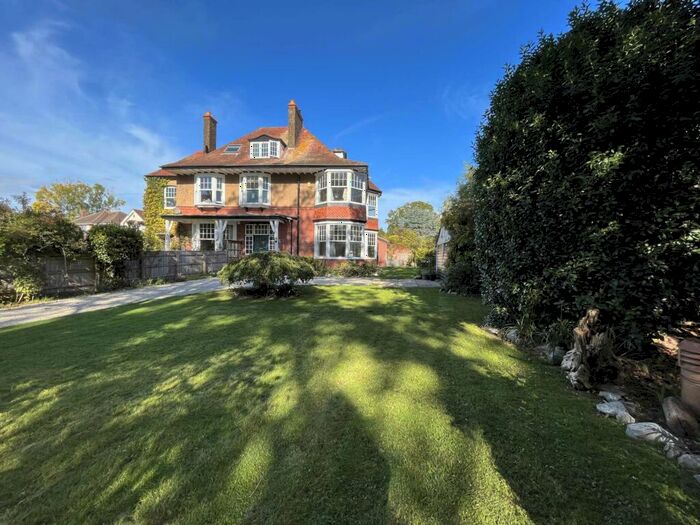 4 Bedroom Semi-Detached House For Sale In Sarlsdown Road, Exmouth, EX8