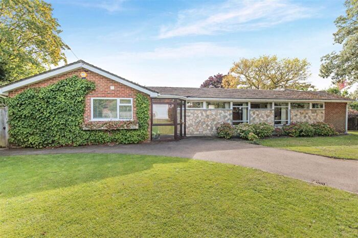 4 Bedroom Bungalow For Sale In Wheelers Lane, Linton, Maidstone, ME17
