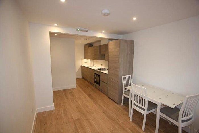 2 Bedroom Flat To Rent In Lower Road, London, SE16