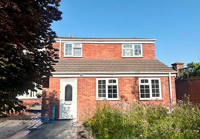 2 Bedroom Flat To Rent In Ash Lane, Windsor, SL4