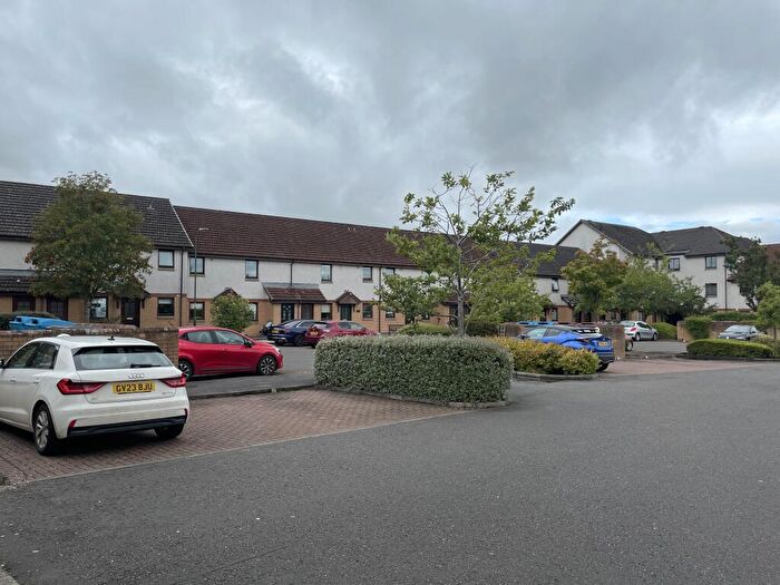 2 Bedroom Flat To Rent In Johnston Court, Falkirk, FK2