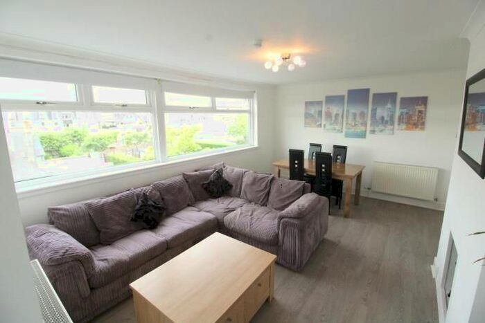 2 Bedroom Flat To Rent In Broomhill Road, Aberdeen, AB10
