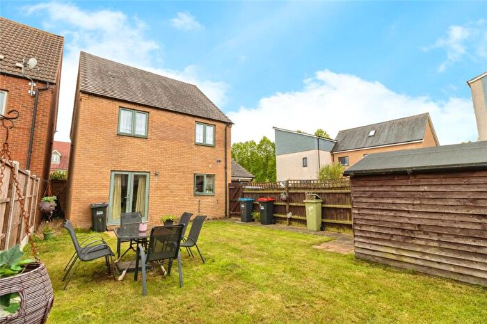 4 Bedroom Detached House For Sale In Aran Court, Oakridge Park, Milton Keynes, Buckinghamshire, MK14