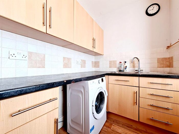 1 Bedroom Flat To Rent In Derby Road, Enfield, EN3