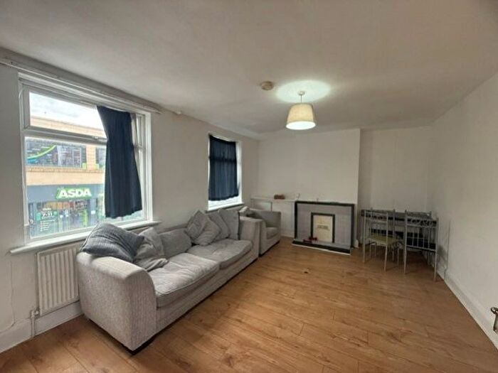 3 Bedroom Terraced House To Rent In High Street, Wealdstone, Harrow, Middlesex, HA3
