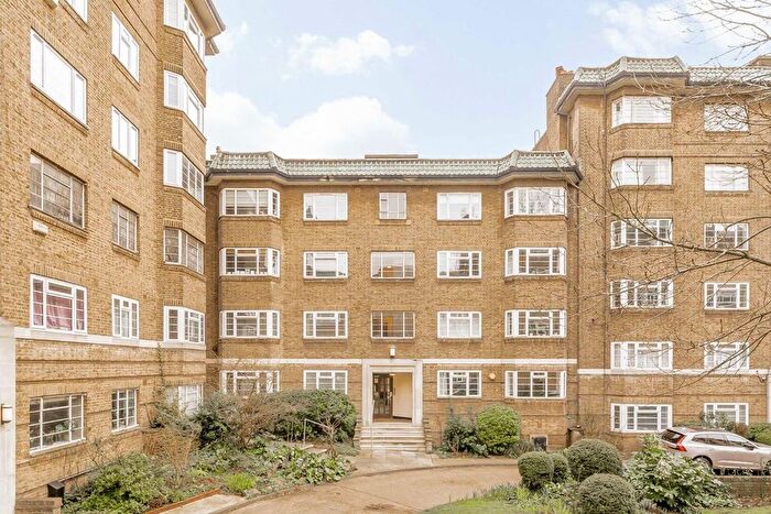 2 Bedroom Flat For Sale In Streatham High Road, Streatham, SW16