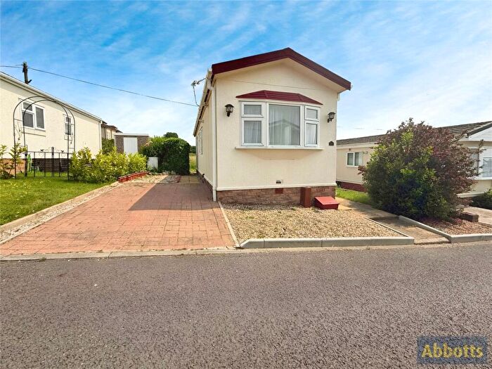 1 Bedroom Park Home For Sale In East Avenue, Althorne, Chelmsford, Essex, CM3