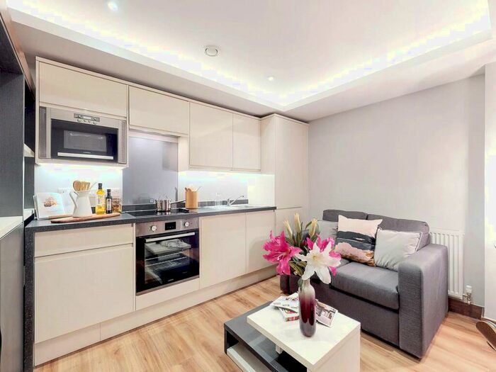 Apartment To Rent In Apt, Oasis Residence #, LS2