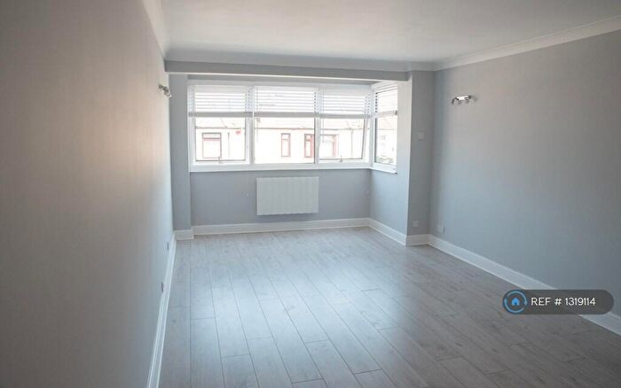 1 Bedroom Flat To Rent In Winston Close, Romford, RM7