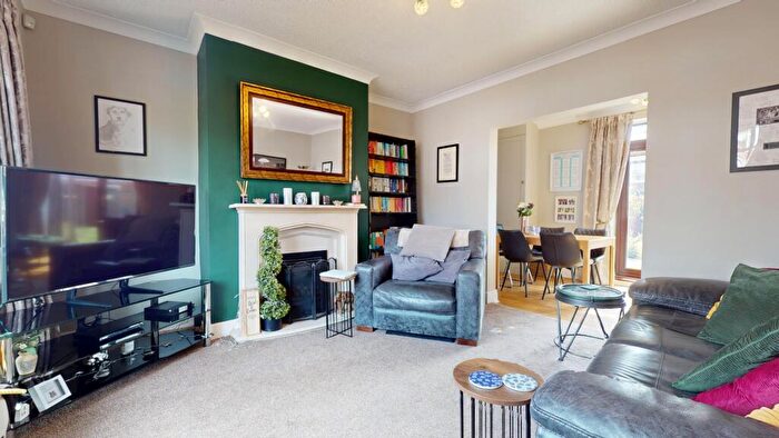3 Bedroom Semi-Detached House For Sale In Windermere Avenue, Gateshead, Tyne And Wear, NE10