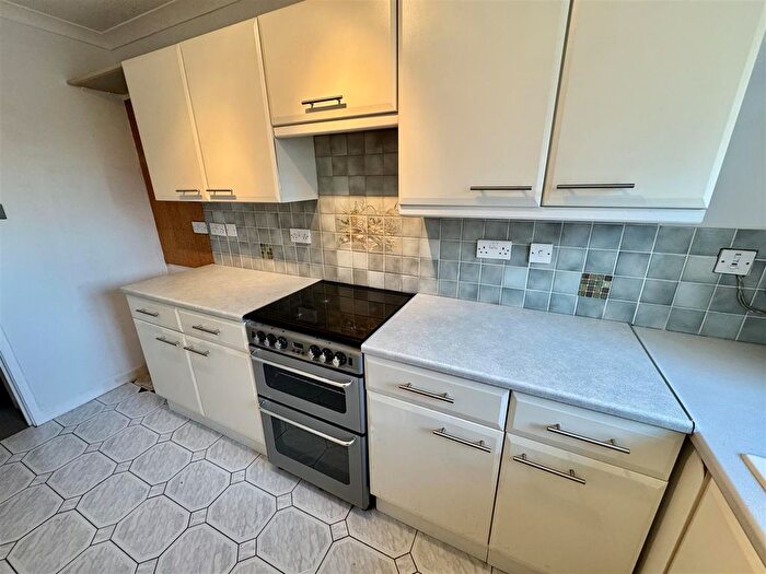 1 Bedroom Flat For Sale In Abernethy Quay, Marina, Swansea, SA1