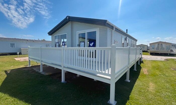 3 Bedroom Mobile/park Home For Sale In Lydd Rd, Camber, Rye, East Sussex, TN31