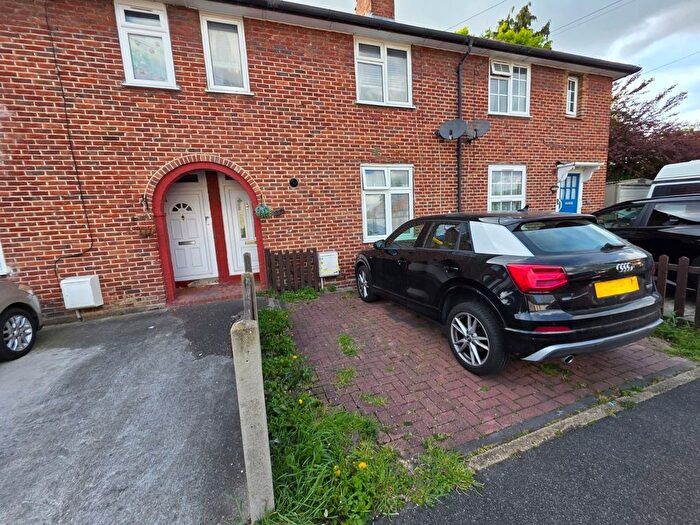 3 Bedroom Terraced House To Rent In Canterbury Road, Morden, SM4