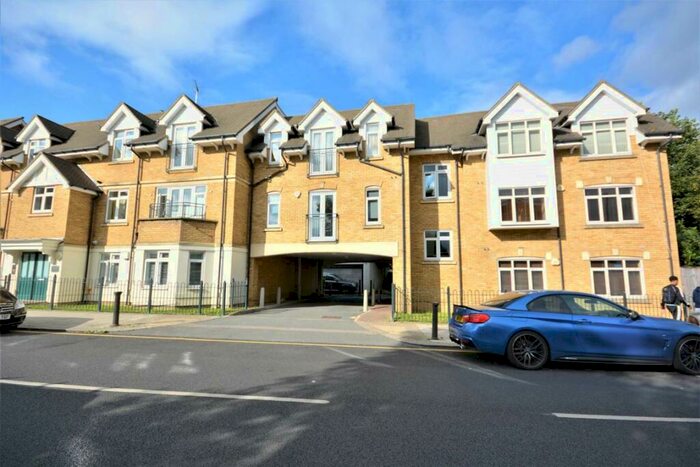 2 Bedroom Flat To Rent In Trinity Avenue, Enfield, EN1