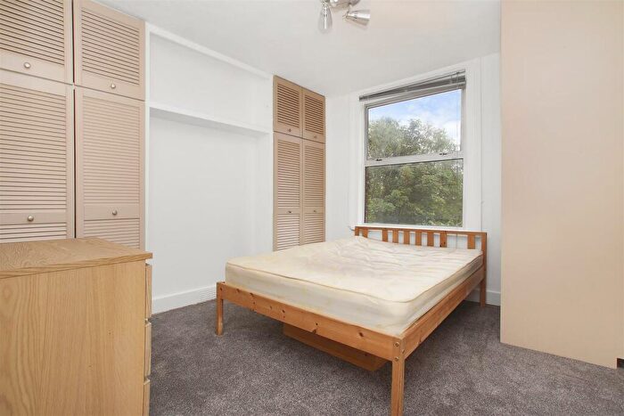 1 Bedroom Flat To Rent In Bathurst Gardens, Kensal Rise, London, NW10