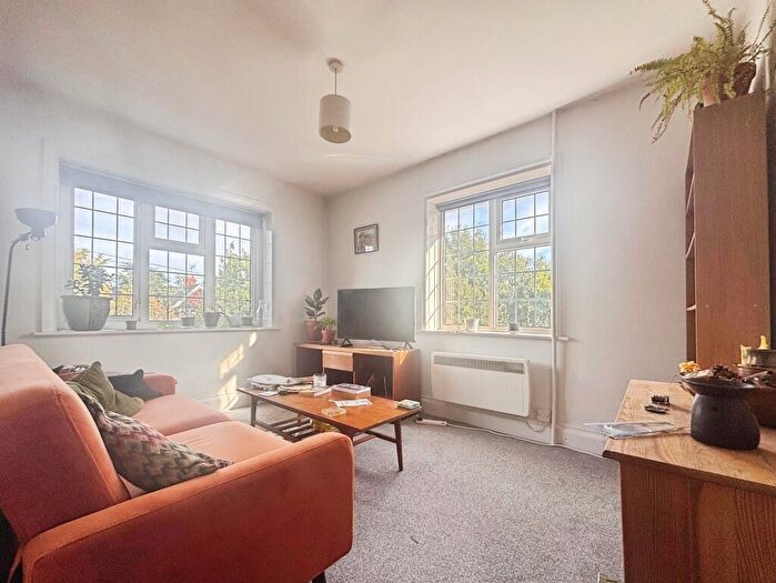 3 Bedroom Flat To Rent In Shirley Drive, BN14