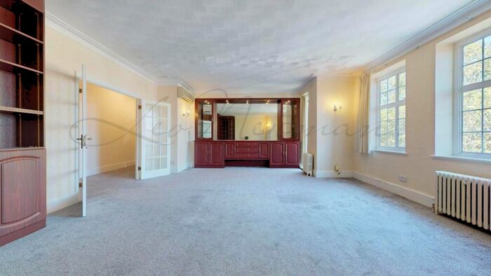 3 Bedroom Flat To Rent In North End Road, Golders Green, NW11
