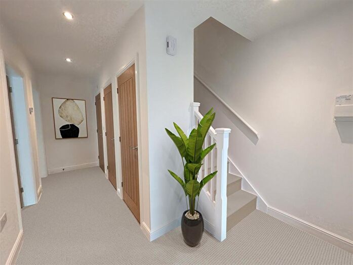 4 Bedroom Detached House For Sale In Grange Way, Gristhorpe, YO14