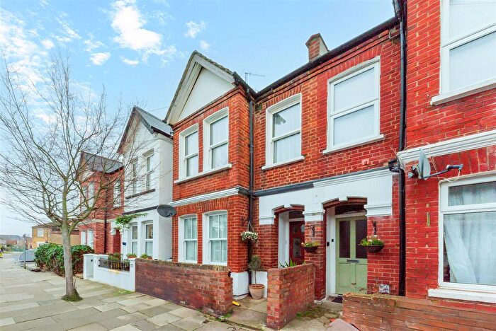 2 Bedroom Flat For Sale In College Road, Colliers Wood, SW19