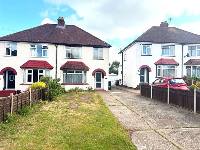 3 Bedroom Property For Sale In Lunsford Lane, Larkfield, Aylesford, ME20