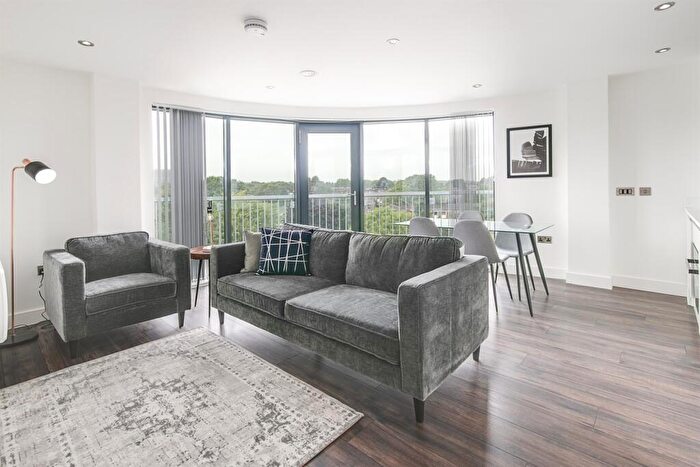 2 Bedroom Apartment To Rent In The Quadrant, Sand Pits, B1