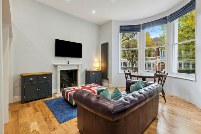 1 Bedroom Apartment To Rent In Altenburg Gardens, Battersea, SW11