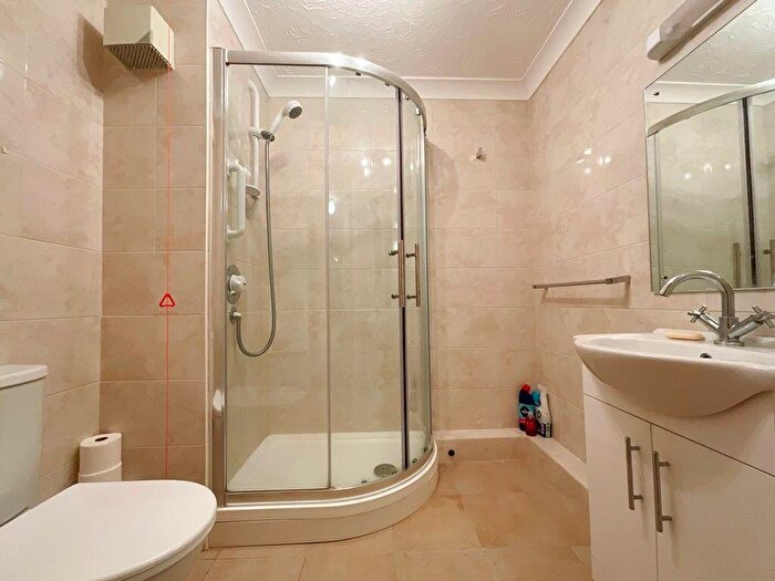 2 Bedroom Flat For Sale In Chase Close, Birkdale, Southport, PR8