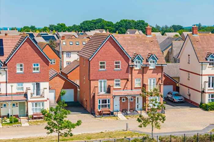 4 Bedroom Semi-Detached House For Sale In Juniper Way, Didcot, Oxfordshire, OX11