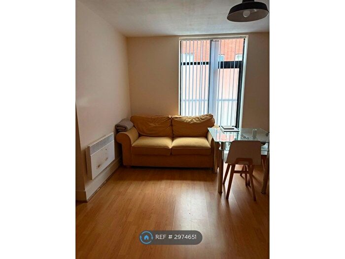 2 Bedroom Flat To Rent In Townsend Way, Birmingham, B1
